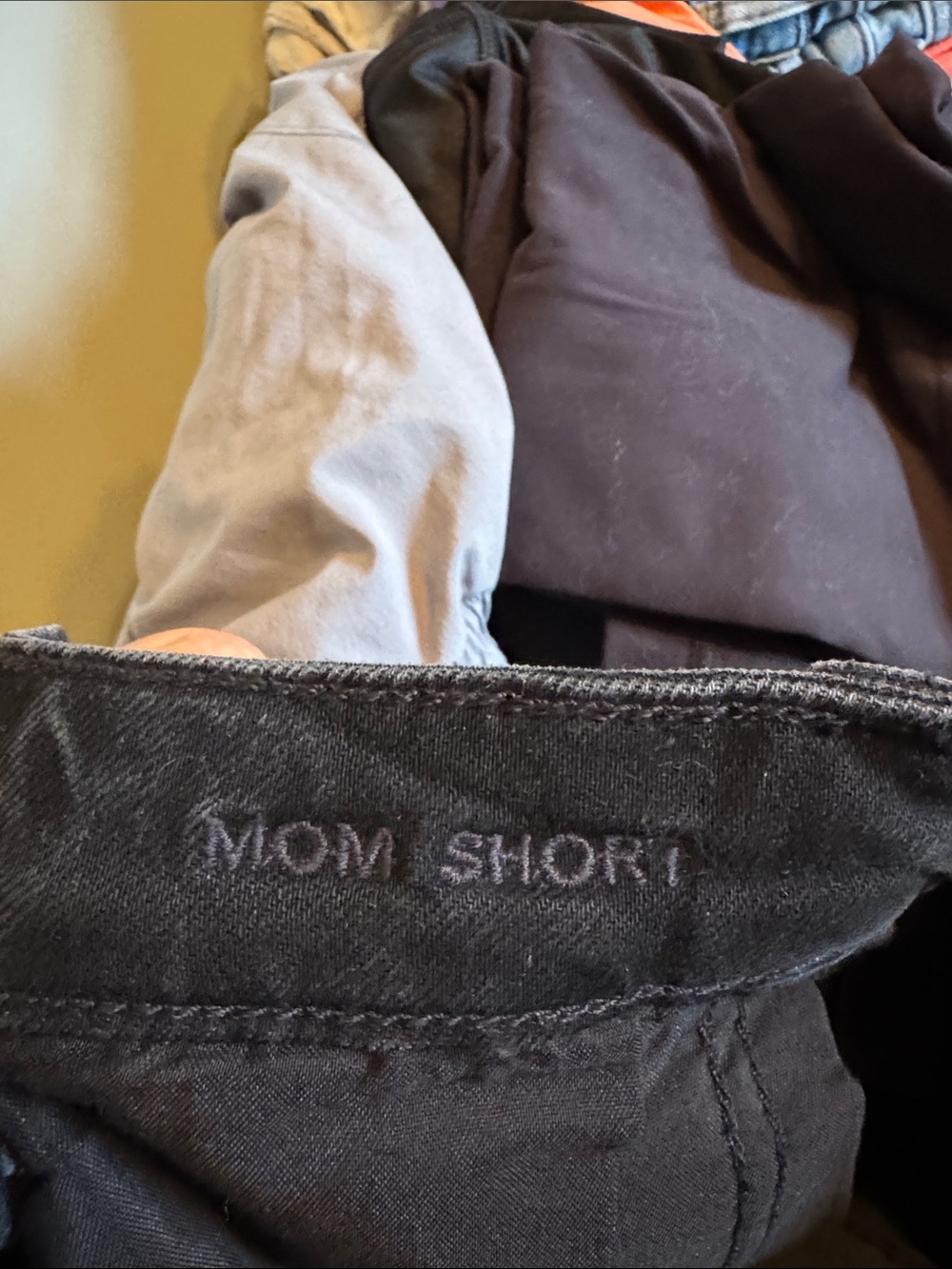 American Eagle Outfitters High-Rise Mom Shorts - Picture 4 of 5